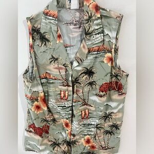 Vintage Sleeveless Vacay Cotton Tropical Print Button-Up Shirt in Seafoam Green